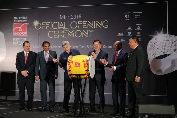 马来西亚种植及原产业部部长拿督斯里马袖强为MIFF 2018主持开幕仪式